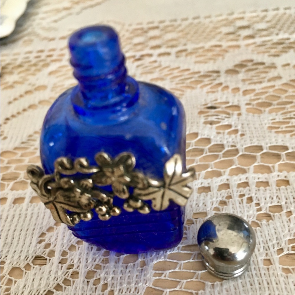 Vintage French Silver/Cut Glass Mini Scent Bottles - Picture 6 of 10